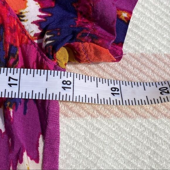 Oleg Cassini Sports Rayon/Cotton Gold Accent Top - Picture 7 of 9